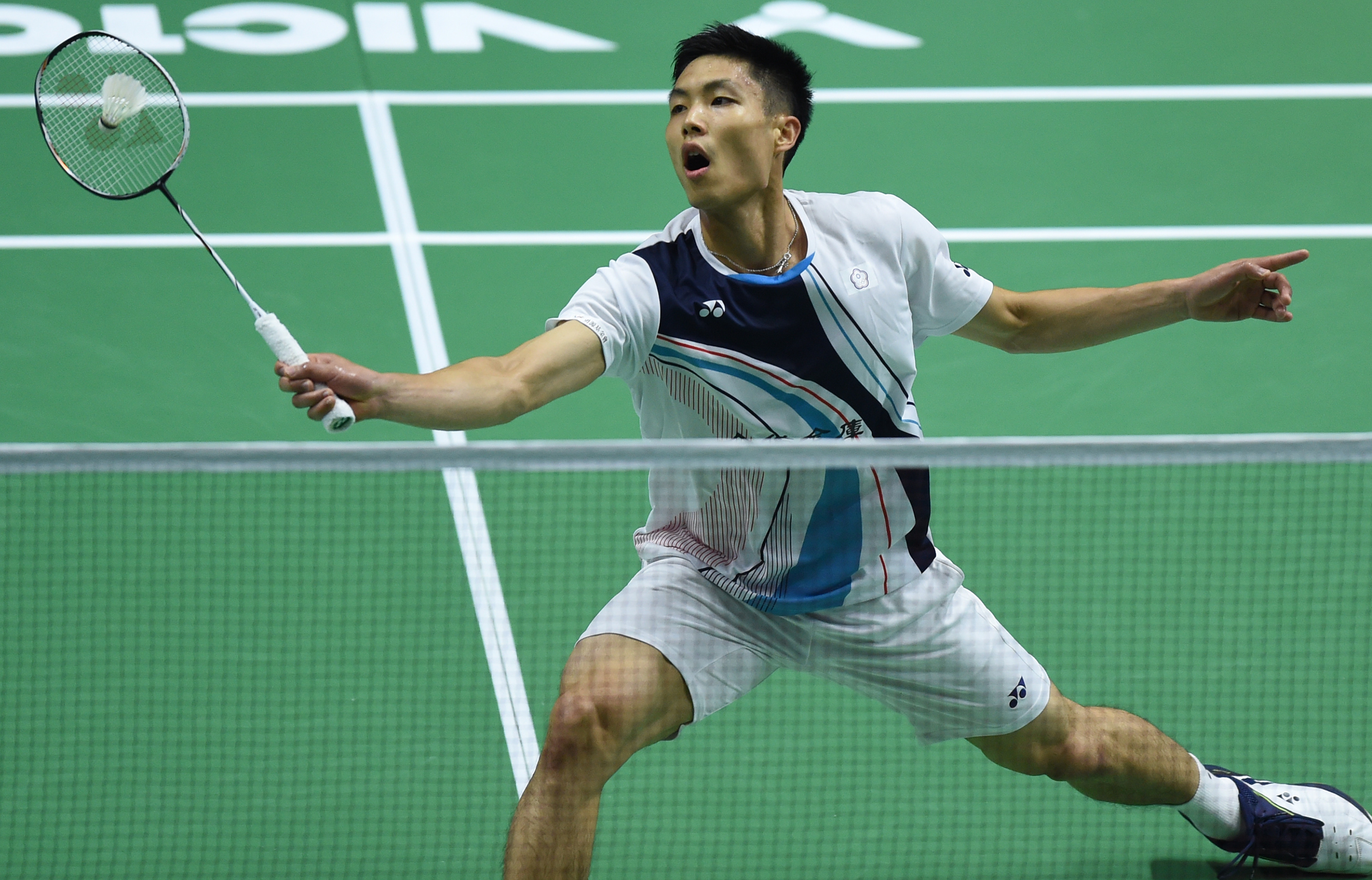 了他在泳池 了他在泳池